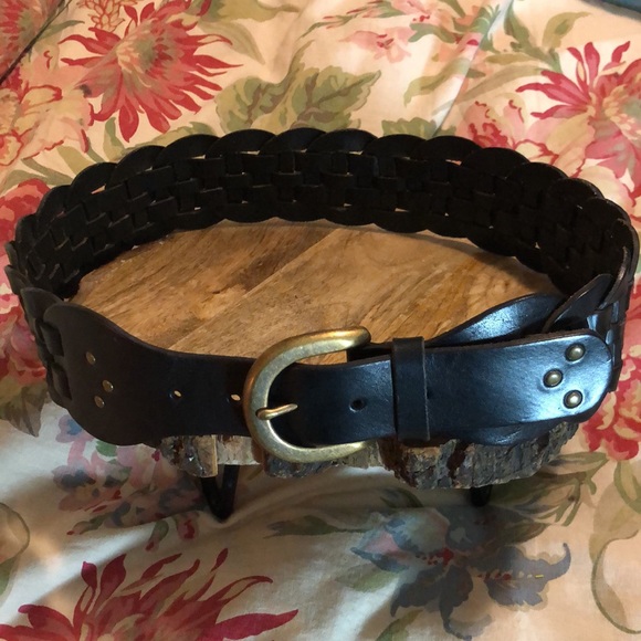 GAP Size Medium Woven Black Leather Belt BRASS Hardware & - Picture 5 of 16